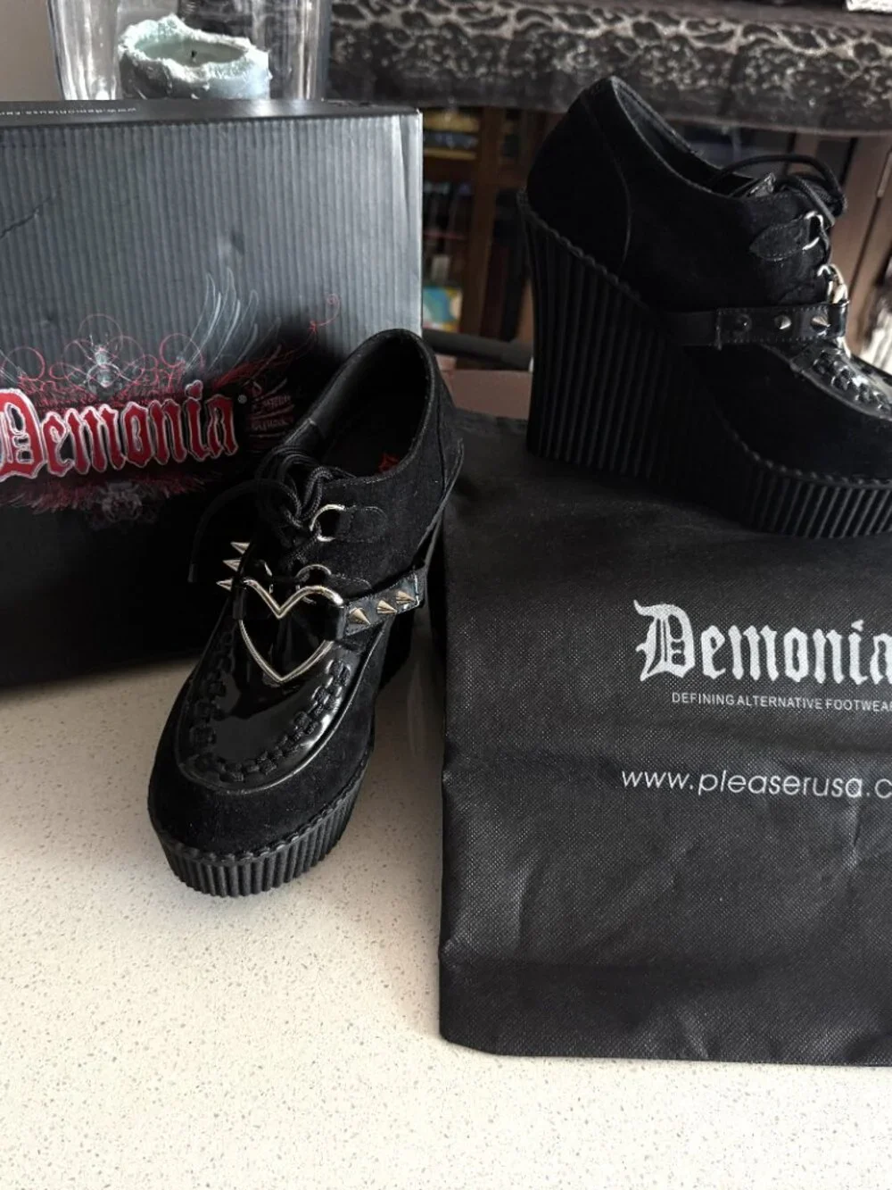 DEMONIA Creeper 302H Black Heart O-Ring & Spikes Vegan Suede | 9M| NWB